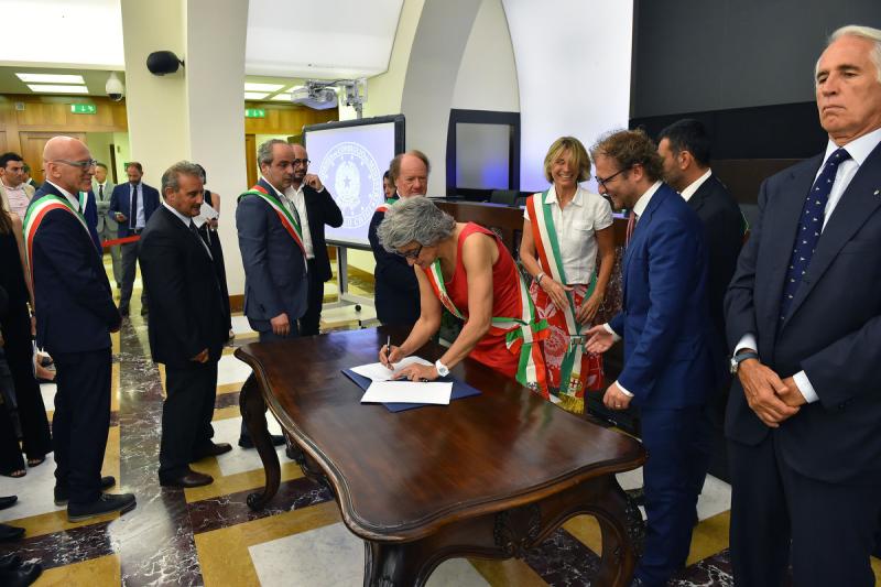 062sportperiferiemezzelanigmt 062sportperiferiemezzelanigmt