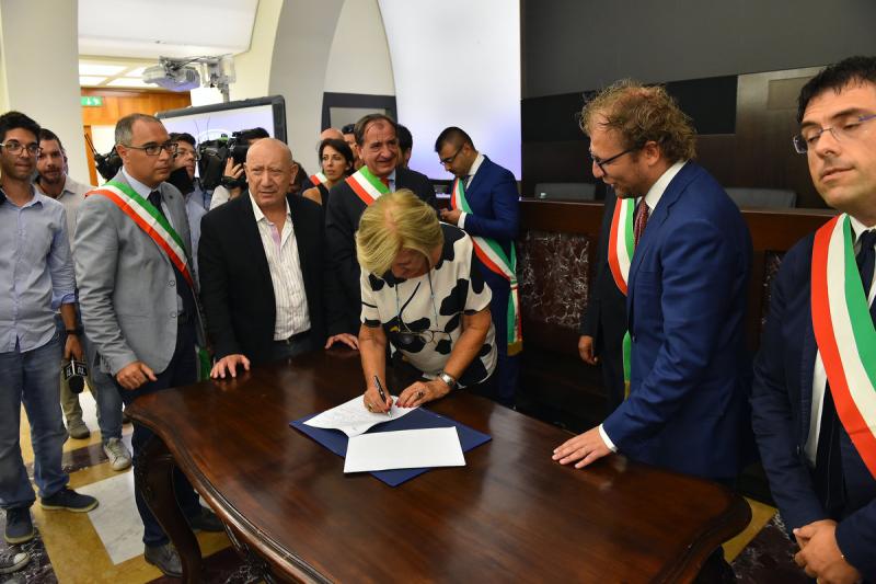 073sportperiferiemezzelanigmt 073sportperiferiemezzelanigmt