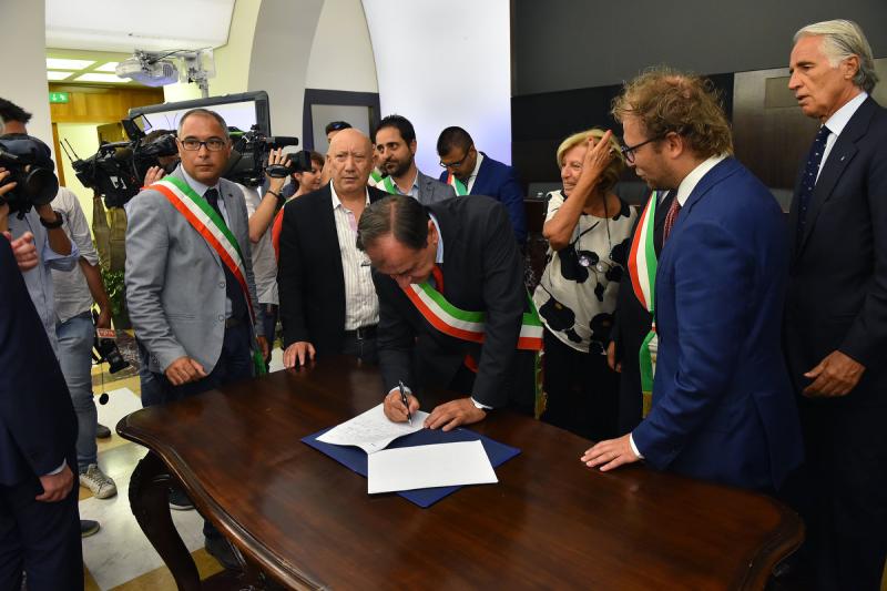 074sportperiferiemezzelanigmt 074sportperiferiemezzelanigmt