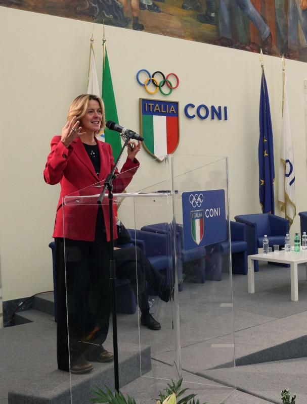 stati generali sport rosso  foto mezzelani-pagliaricci gmt606 stati generali sport rosso  foto mezzelani-pagliaricci gmt606