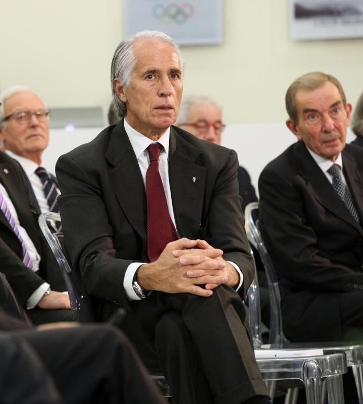 stati generali sport rosso  foto mezzelani-pagliaricci gmt645 stati generali sport rosso  foto mezzelani-pagliaricci gmt645