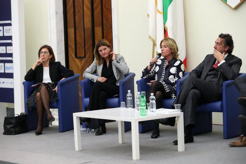 stati generali sport rosso  foto mezzelani-pagliaricci gmt648 stati generali sport rosso  foto mezzelani-pagliaricci gmt648