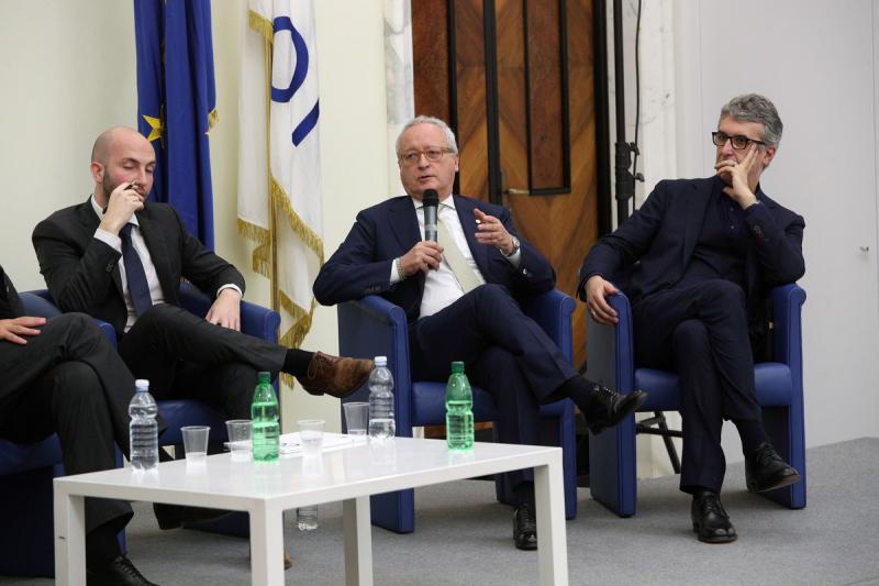 stati generali sport rosso  foto mezzelani-pagliaricci gmt659 stati generali sport rosso  foto mezzelani-pagliaricci gmt659