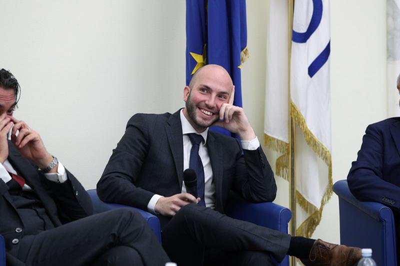 stati generali sport rosso  foto mezzelani-pagliaricci gmt661 stati generali sport rosso  foto mezzelani-pagliaricci gmt661