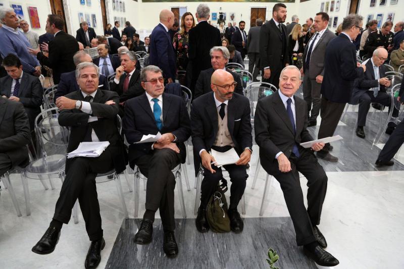 stati generali sport nero  foto mezzelani-pagliaricci gmt419 stati generali sport nero  foto mezzelani-pagliaricci gmt419