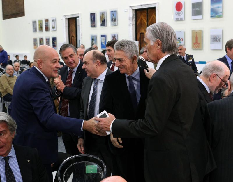 stati generali sport nero  foto mezzelani-pagliaricci gmt423 stati generali sport nero  foto mezzelani-pagliaricci gmt423