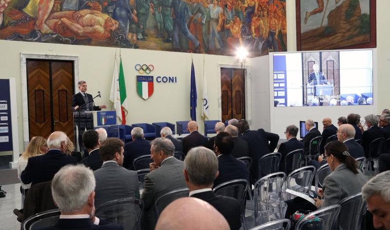 stati generali sport nero  foto mezzelani-pagliaricci gmt426 stati generali sport nero  foto mezzelani-pagliaricci gmt426