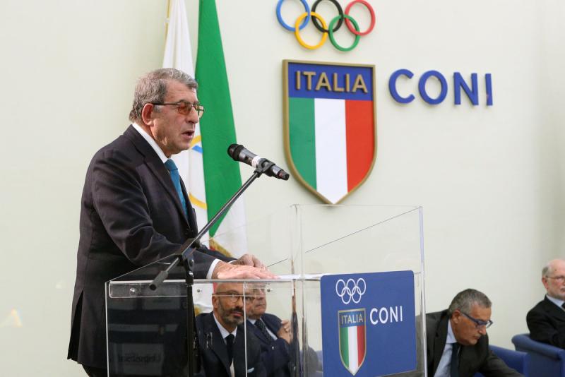 stati generali sport nero  foto mezzelani-pagliaricci gmt435 stati generali sport nero  foto mezzelani-pagliaricci gmt435