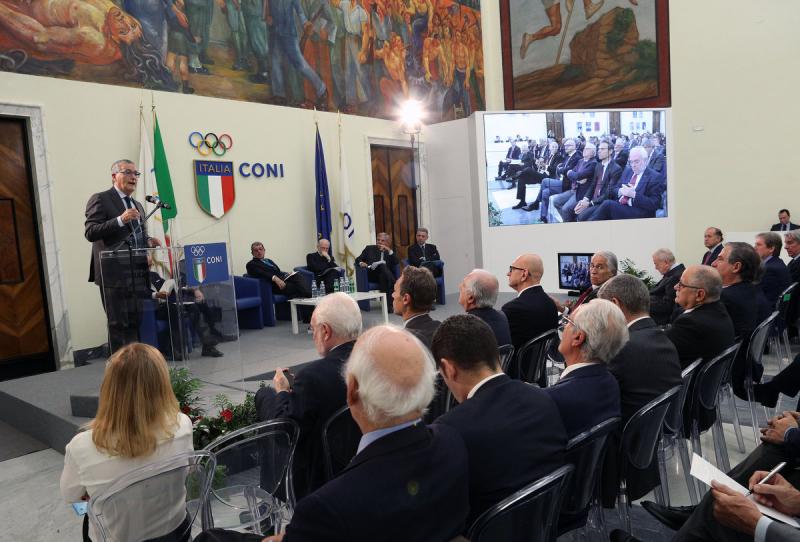 stati generali sport nero  foto mezzelani-pagliaricci gmt447 stati generali sport nero  foto mezzelani-pagliaricci gmt447