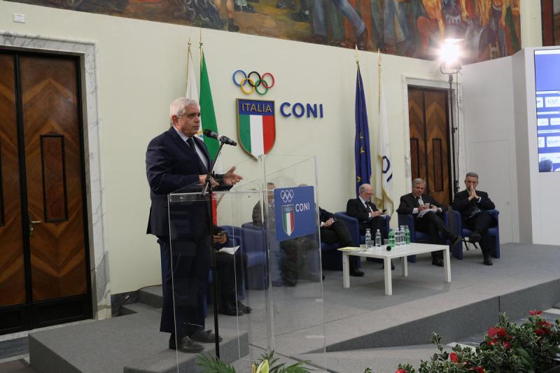 stati generali sport nero  foto mezzelani-pagliaricci gmt449 stati generali sport nero  foto mezzelani-pagliaricci gmt449