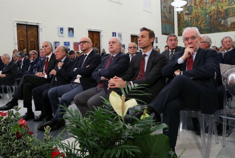 stati generali sport nero  foto mezzelani-pagliaricci gmt451 stati generali sport nero  foto mezzelani-pagliaricci gmt451