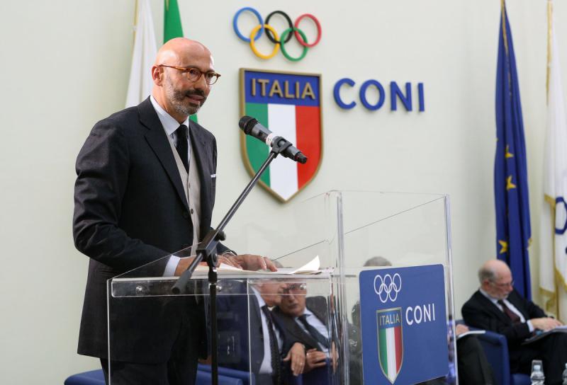 stati generali sport nero  foto mezzelani-pagliaricci gmt457 stati generali sport nero  foto mezzelani-pagliaricci gmt457