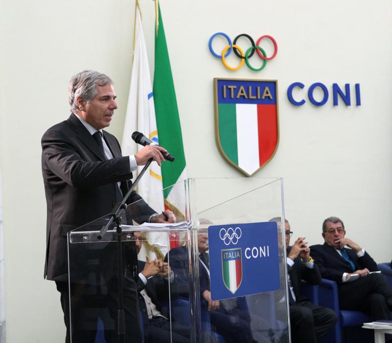 stati generali sport nero  foto mezzelani-pagliaricci gmt467 stati generali sport nero  foto mezzelani-pagliaricci gmt467