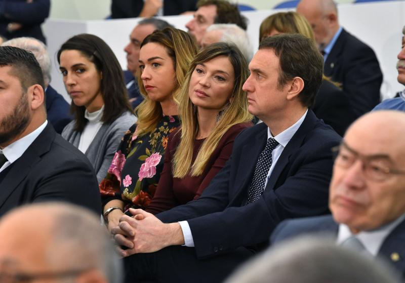 stati generali sport nero  foto mezzelani-pagliaricci gmt531 stati generali sport nero  foto mezzelani-pagliaricci gmt531