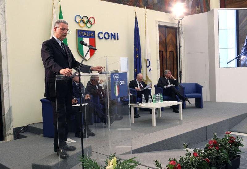 stati generali sport nero  foto mezzelani-pagliaricci gmt549 stati generali sport nero  foto mezzelani-pagliaricci gmt549