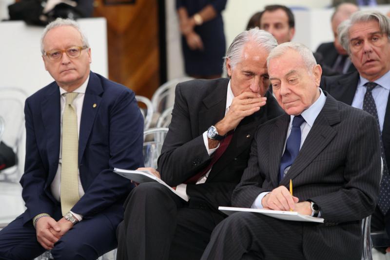 stati generali sport nero  foto mezzelani-pagliaricci gmt569 stati generali sport nero  foto mezzelani-pagliaricci gmt569