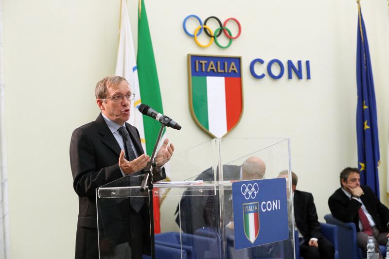 stati generali sport nero  foto mezzelani-pagliaricci gmt581 stati generali sport nero  foto mezzelani-pagliaricci gmt581