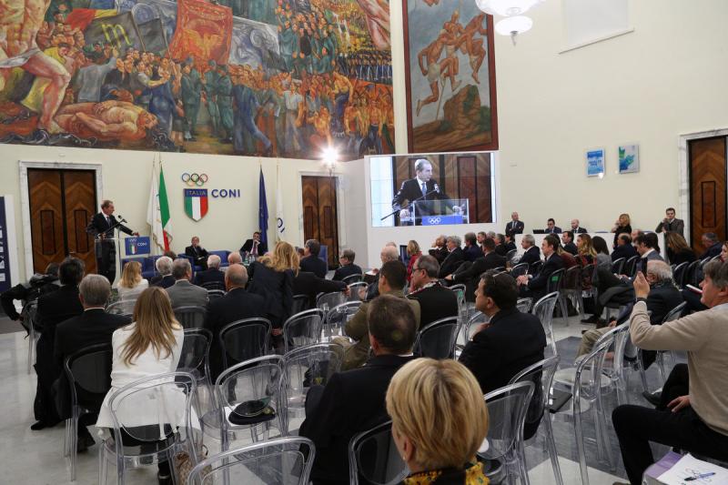 stati generali sport nero  foto mezzelani-pagliaricci gmt596 stati generali sport nero  foto mezzelani-pagliaricci gmt596