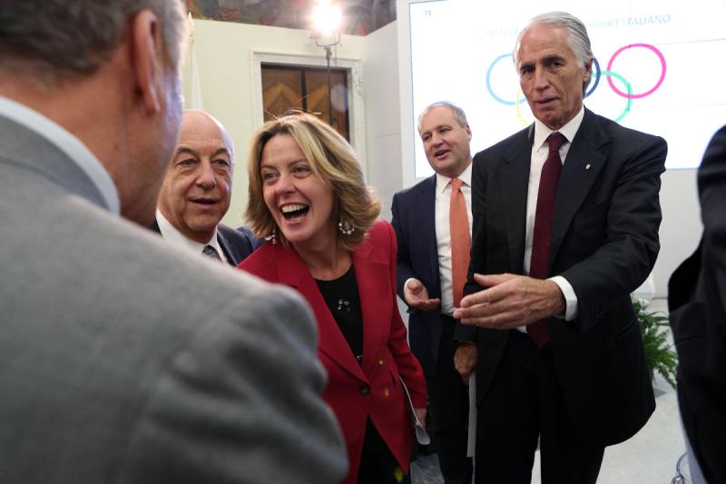 stati generali sport nero  foto mezzelani-pagliaricci gmt602 stati generali sport nero  foto mezzelani-pagliaricci gmt602