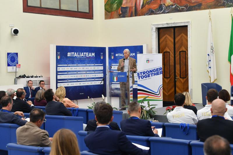 stronger toghether Foto Mezzelani GMT051 stronger toghether Foto Mezzelani GMT051