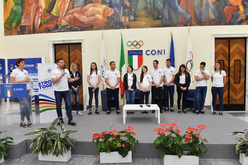 stronger toghether Foto Mezzelani GMT114 stronger toghether Foto Mezzelani GMT114