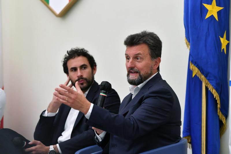 stronger toghether Foto Mezzelani GMT166 stronger toghether Foto Mezzelani GMT166