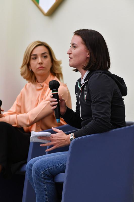 stronger toghether Foto Mezzelani GMT197 stronger toghether Foto Mezzelani GMT197