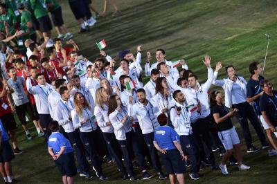 Tarragona saluta i Giochi dipinti di azzurro