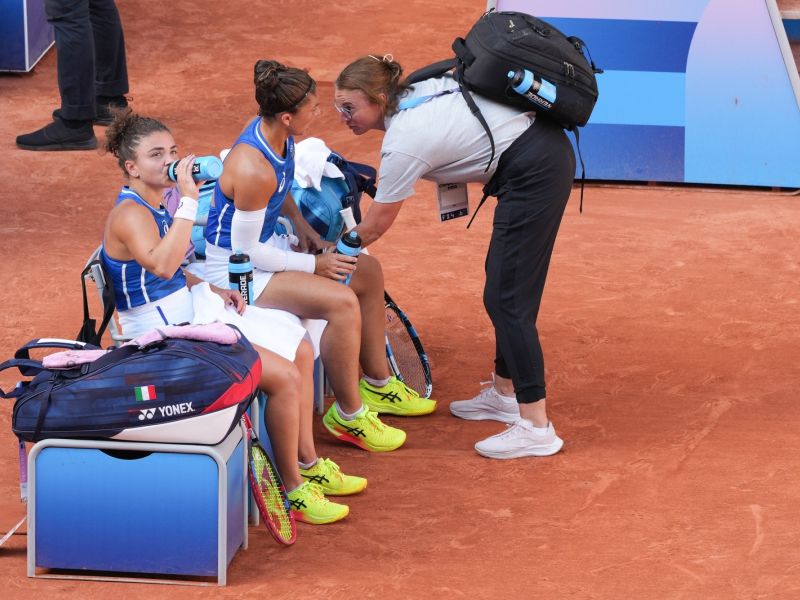 oro tennis doppio errani sara   paolini jasmine ita vs andreeva mirra   shnaider diana ain sfb02880 simone ferraro ph oro tennis doppio errani sara   paolini jasmine ita vs andreeva mirra   shnaider diana ain sfb02880 simone ferraro ph