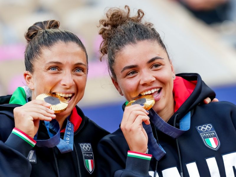 oro tennis doppio errani sara   paolini jasmine ita vs andreeva mirra   shnaider diana ain sfe01705 copia simone ferraro ph44 oro tennis doppio errani sara   paolini jasmine ita vs andreeva mirra   shnaider diana ain sfe01705 copia simone ferraro ph44