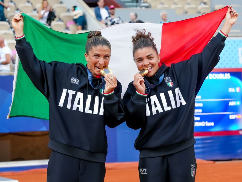 oro tennis doppio errani sara   paolini jasmine ita vs andreeva mirra   shnaider diana ain sfe01887 copia simone ferraro ph oro tennis doppio errani sara   paolini jasmine ita vs andreeva mirra   shnaider diana ain sfe01887 copia simone ferraro ph