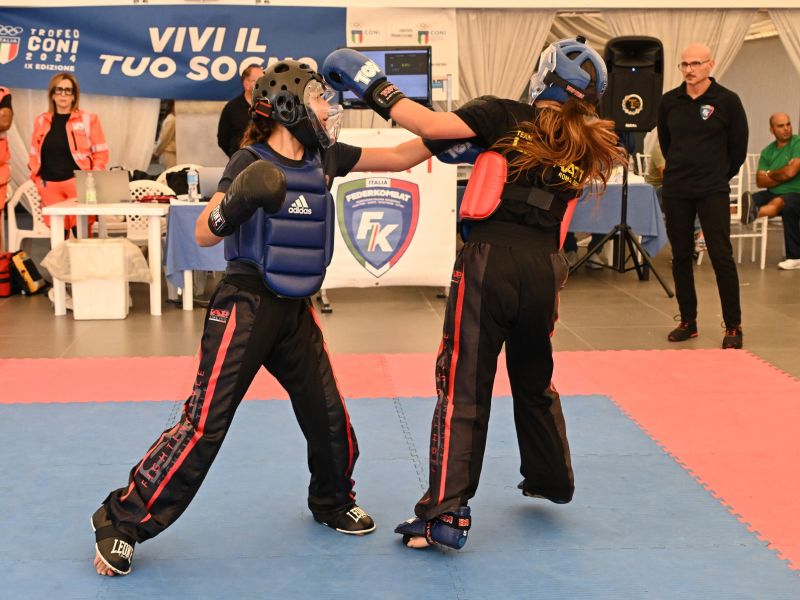 1004 trofeo coni  kick boxing ph bizzi agu 1004 trofeo coni  kick boxing ph bizzi agu