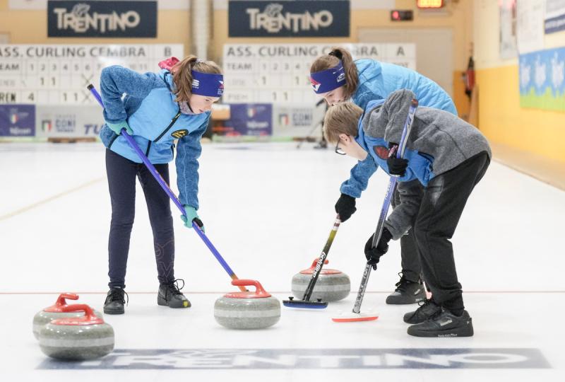 2217 Curling 072 ph Simone Ferraro 52-SFA07319 2217 Curling 072 ph Simone Ferraro 52-SFA07319