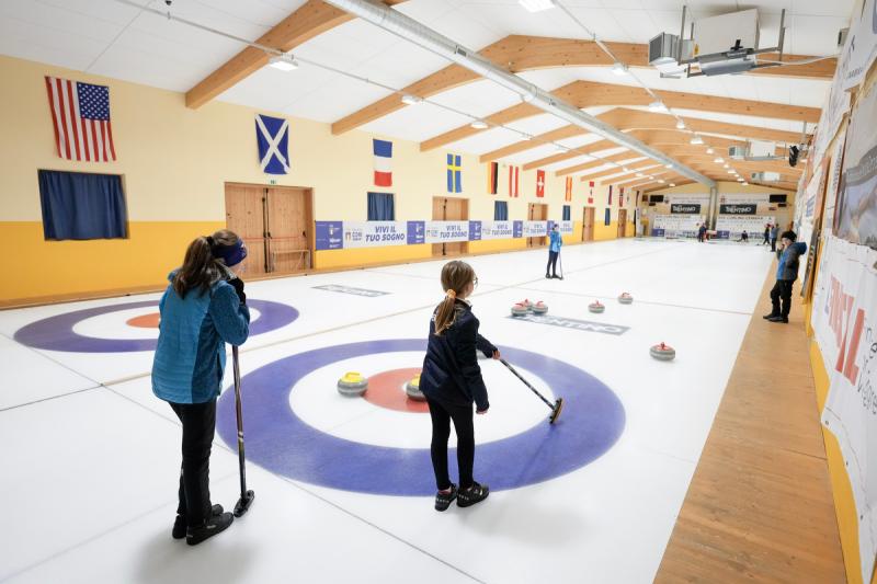 2217 Curling 080 ph Simone Ferraro 44-SFA07428 2217 Curling 080 ph Simone Ferraro 44-SFA07428