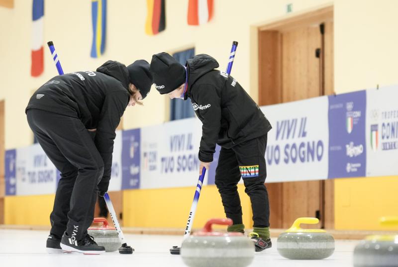 2217 Curling 102 ph Simone Ferraro 22-SFA07929 2217 Curling 102 ph Simone Ferraro 22-SFA07929