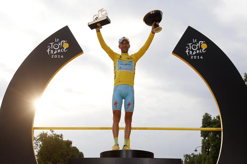 Vincenzo Nibali Premiazione 03 Vincenzo Nibali Premiazione 03