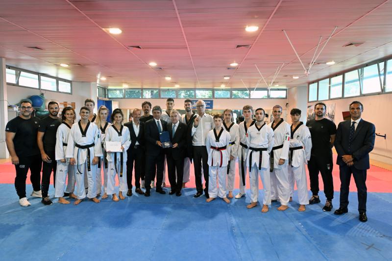 bach collare d oro foto mezzelani GMT 216 bach collare d oro foto mezzelani GMT 216