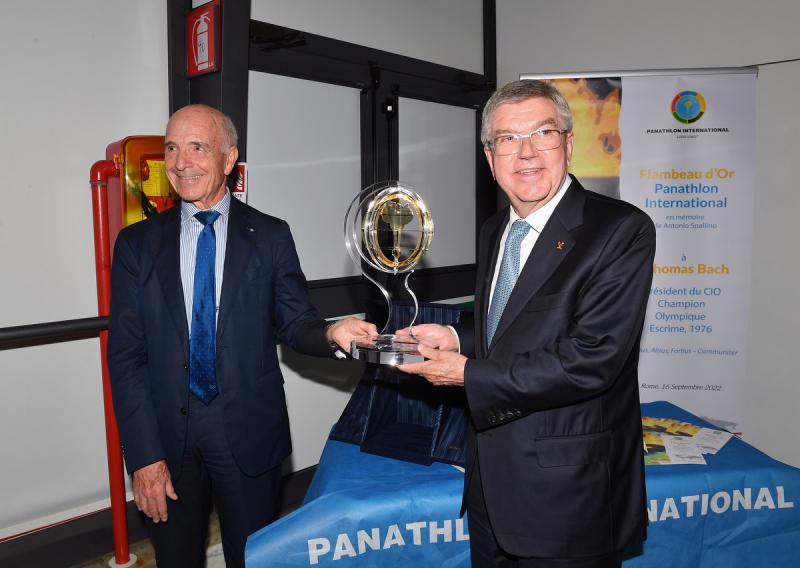 bach collare d oro foto mezzelani GMT 223 bach collare d oro foto mezzelani GMT 223