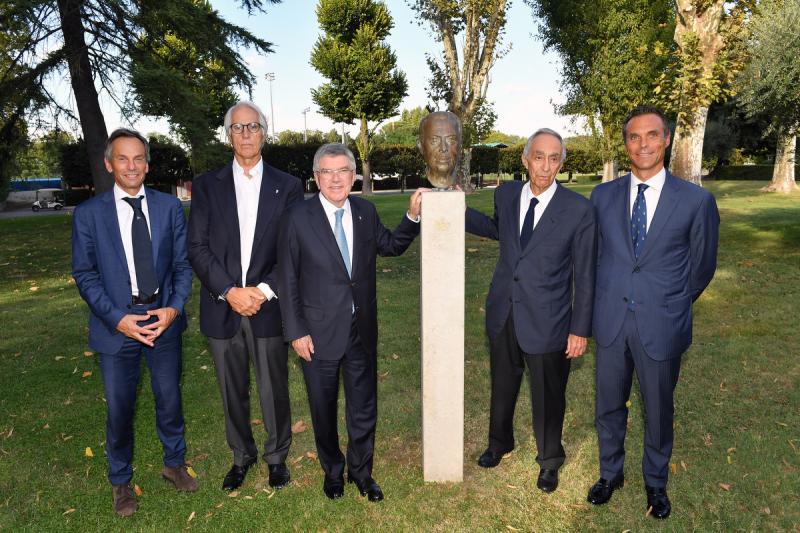 bach collare d oro foto mezzelani GMT 234 bach collare d oro foto mezzelani GMT 234