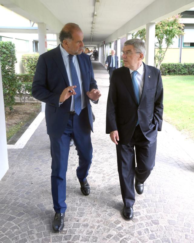 bach collare d oro foto mezzelani GMT 238 bach collare d oro foto mezzelani GMT 238