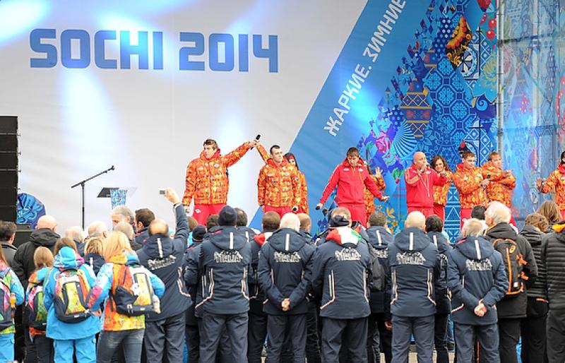 alzabandiera foto ferraro mezzelani gmt 004 alzabandiera foto ferraro mezzelani gmt 004