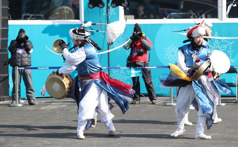 180208 29 Welcome Ceremony Ferraro-Pagliaricci - GMT 180208 29 Welcome Ceremony Ferraro-Pagliaricci - GMT