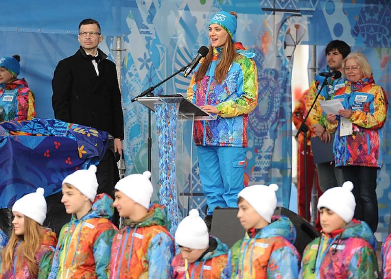 alzabandiera foto ferraro mezzelani gmt 010 alzabandiera foto ferraro mezzelani gmt 010