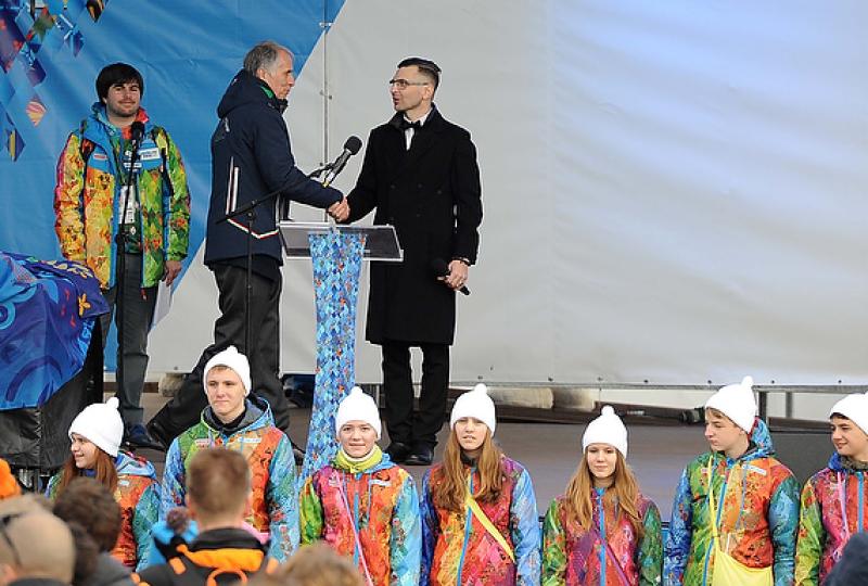 alzabandiera foto ferraro mezzelani gmt 012 alzabandiera foto ferraro mezzelani gmt 012