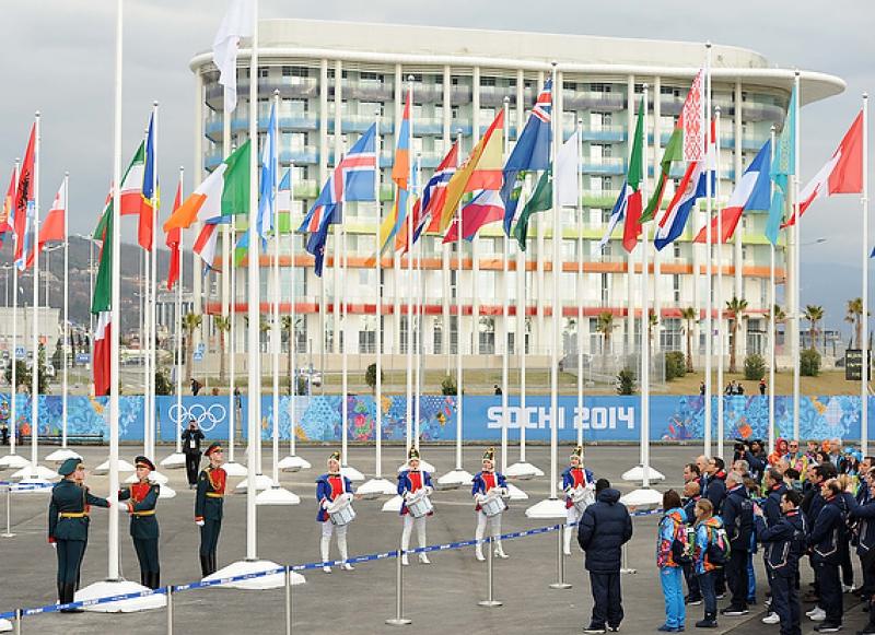 alzabandiera foto ferraro mezzelani gmt 025 alzabandiera foto ferraro mezzelani gmt 025