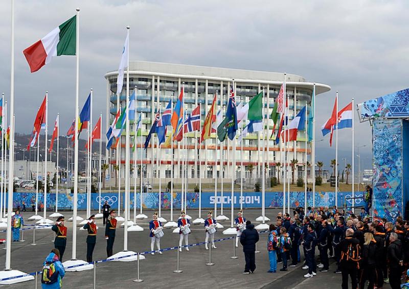 alzabandiera foto ferraro mezzelani gmt 039 alzabandiera foto ferraro mezzelani gmt 039