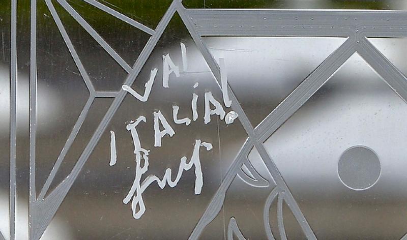 alzabandiera foto ferraro mezzelani gmt 117 alzabandiera foto ferraro mezzelani gmt 117