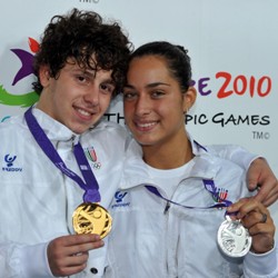 SINGAPORE 2010 - Con l'oro di Luperi (fioretto maschile) e l'argento della Santuccio (spada femminile) l'Italia conquista 5 medaglie su 6 specialità. E l'Europa della scherma si tinge d'azzurro