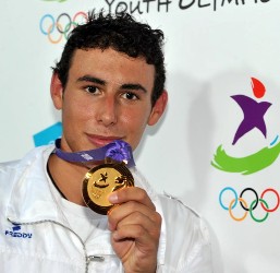SINGAPORE 2010: Fichera d'oro (spada), Carraro d'argento (50 rana) e Bizzarri di bronzo (100 rana). L'Italia è quarta nel medagliere YOG