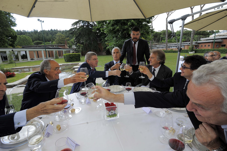 07 brindisi al tavolo del presidente Malago e Bach con Montezemolo Carraro pancalli